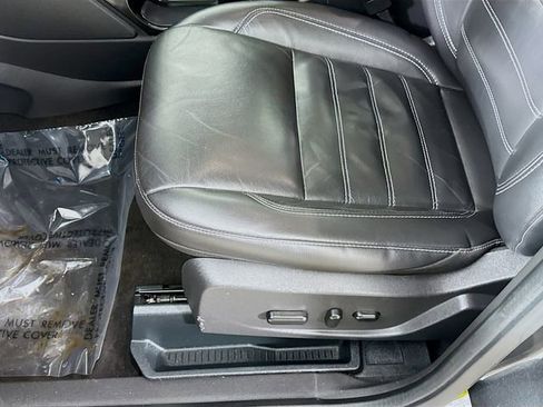 Used 2018 Ford C-MAX Titanium w/ Equipment Group 301A image 19