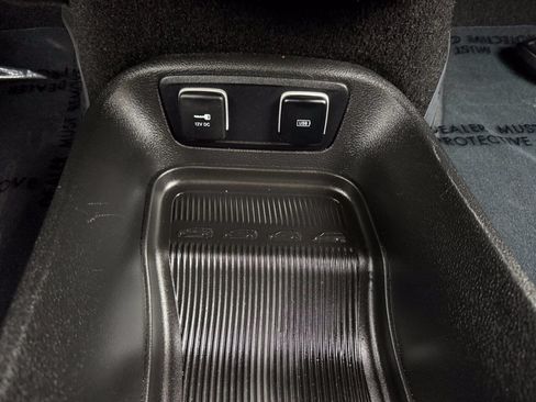 Used 2020 Chrysler Pacifica Touring-L FWD image 48