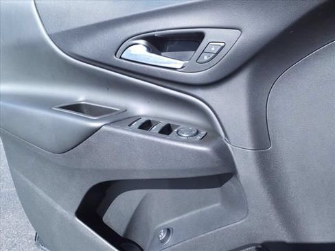 Used 2023 Chevrolet Equinox LT FWD image 8