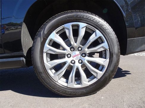 Used 2021 GMC Yukon XL Denali w/ Denali Ultimate Package image 28