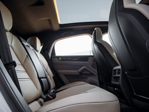 New 2026 Porsche Cayenne Coupe image 41