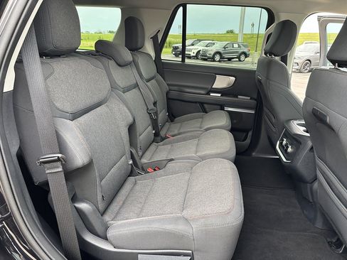 Used 2025 Ford Expedition Active AWD/4WD image 17
