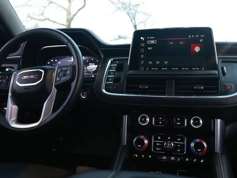 Used 2024 GMC Yukon SLT image 42