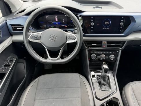 Certified 2024 Volkswagen Taos SE FWD image 16