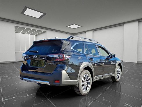 New 2025 Subaru Outback Limited image 7