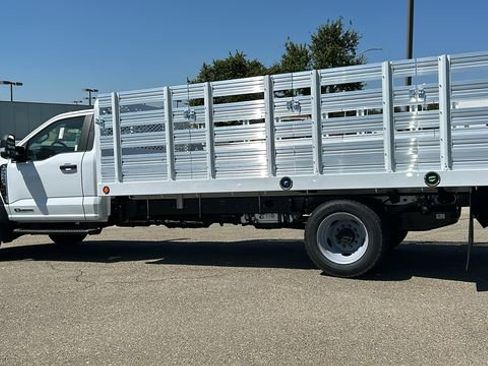 New 2025 Ford F550 4x4 Regular Cab Super Duty image 3