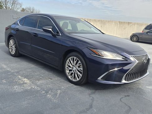 Used 2019 Lexus ES 350 Ultra Luxury image 2
