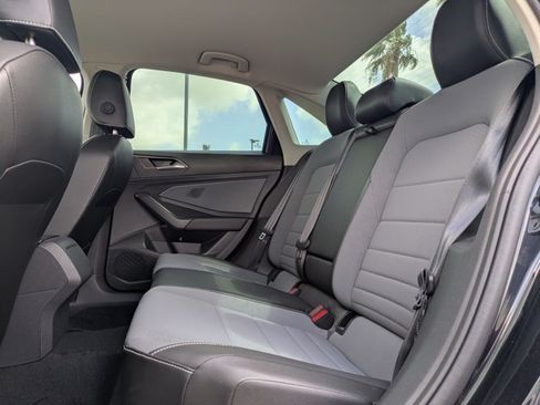 Used 2025 Volkswagen Jetta SE FWD image 18