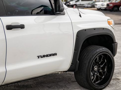 Used 2017 Toyota Tundra SR5 image 17
