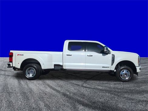 Used 2024 Ford F350 Platinum w/ FX4 Off-Road Package image 3