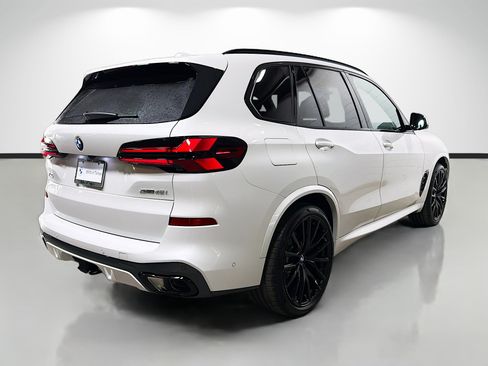 New 2026 BMW X5 xDrive40i w/ M Sport Package image 3