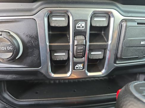 Used 2023 Jeep Wrangler Unlimited Sport AWD/4WD image 29