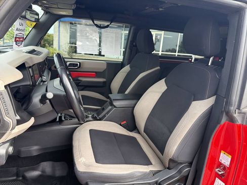 Used 2021 Ford Bronco Big Bend w/ Sasquatch Package AWD/4WD image 13