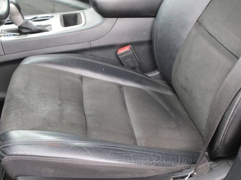 Used 2019 Jeep Grand Cherokee Altitude RWD image 11