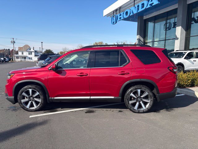 Used 2023 Honda Pilot Touring image 3