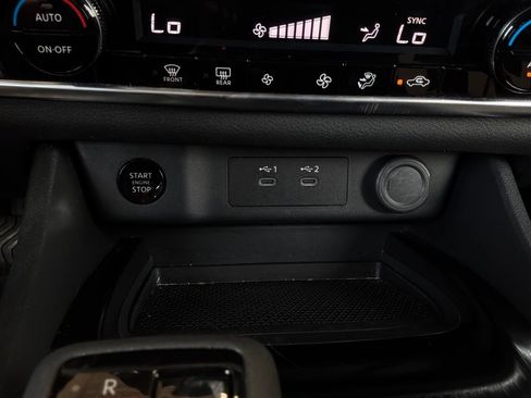 Used 2025 Nissan Rogue SV FWD image 25