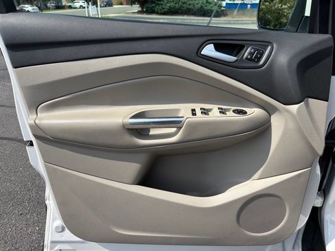 Used 2018 Ford Escape Titanium w/ Ford Safe & Smart Package AWD/4WD image 14