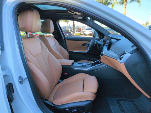 Certified 2024 BMW 330i Sedan w/ M Sport Package image 33