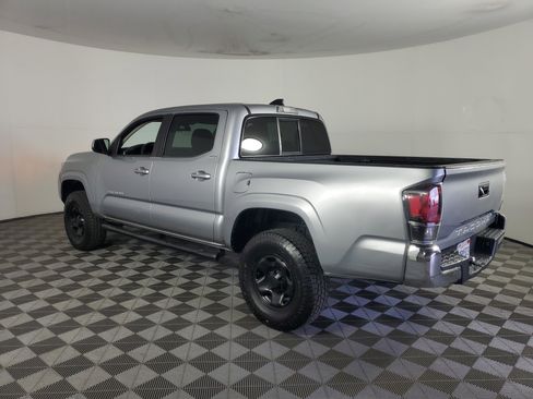 Used 2020 Toyota Tacoma SR5 RWD image 6