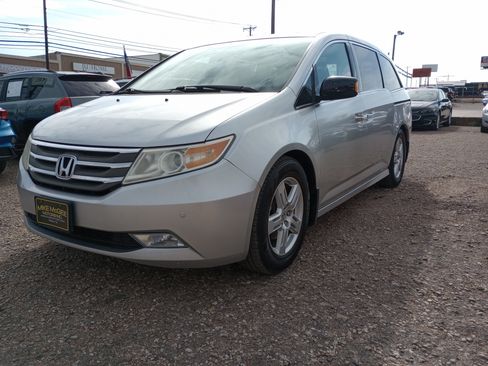 Used 2013 Honda Odyssey Touring image 3