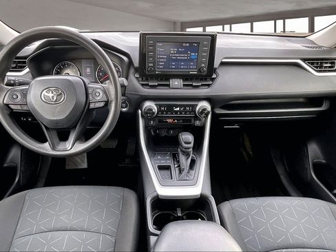 Used 2022 Toyota RAV4 XLE image 7