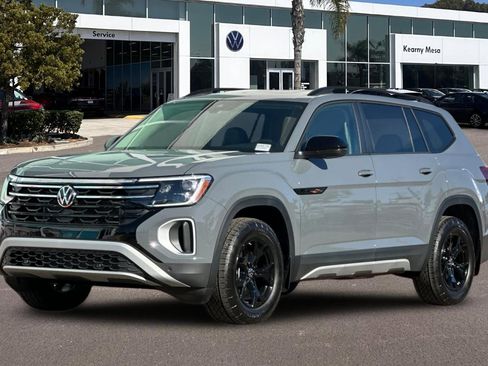 New 2025 Volkswagen Atlas Peak Edition SE image 8