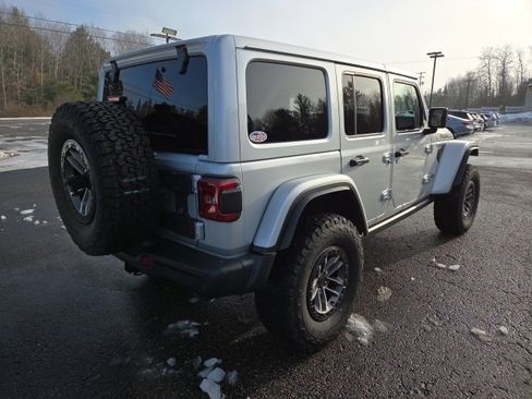 Used 2024 Jeep Wrangler Unlimited Rubicon 392 image 29