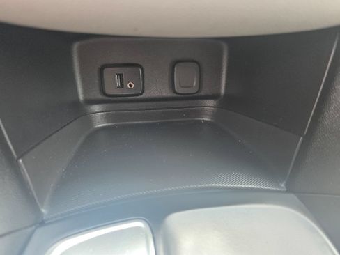 Used 2018 Chevrolet Equinox LT FWD image 40