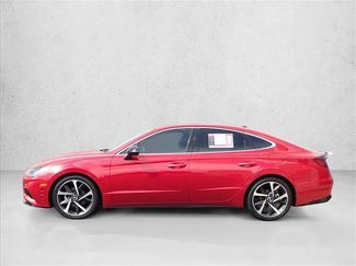 Used 2022 Hyundai Sonata SEL Plus w/ Preferred Accessory Package FWD video 2