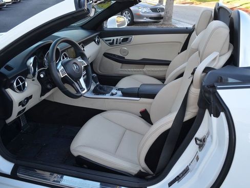 Used 2015 Mercedes-Benz SLK 250 image 45