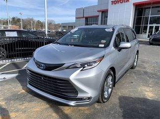 Used 2022 Toyota Sienna Platinum video 1