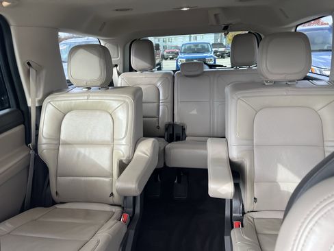 Used 2023 Lincoln Navigator Reserve image 15