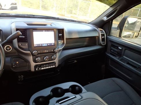 Used 2024 RAM 3500 Tradesman w/ Chrome Appearance Group AWD/4WD image 19