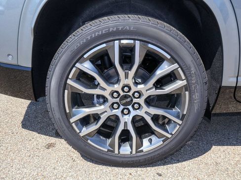 New 2027 GMC Acadia Denali Ultimate w/ LPO, Floor Liner Package AWD/4WD image 38