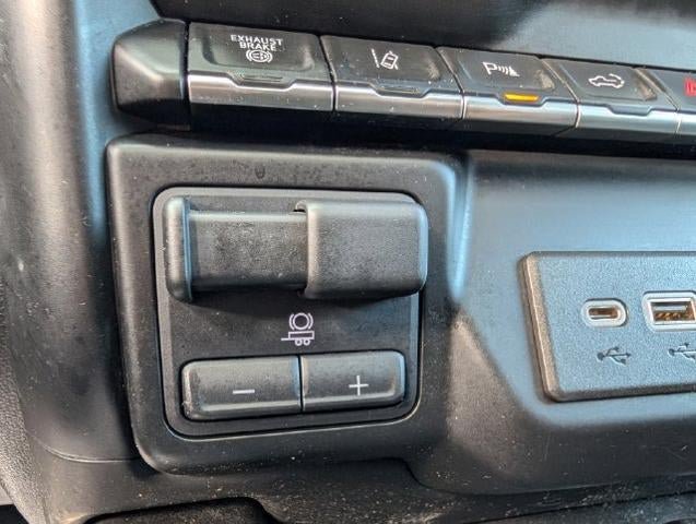 Used 2020 Chevrolet Silverado 2500 LTZ w/ LTZ Premium Package AWD/4WD image 32