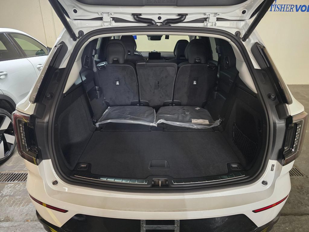 Used 2025 Volvo EX90 Ultra AWD/4WD image 13