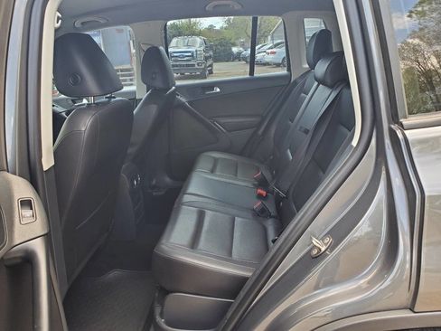 Used 2016 Volkswagen Tiguan S image 14