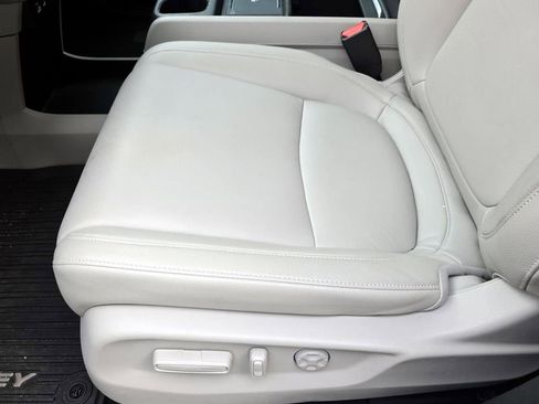 Used 2025 Honda Odyssey EX-L image 18