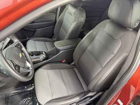 Used 2024 Chevrolet Trax LT w/ Driver Confidence Package FWD image 19