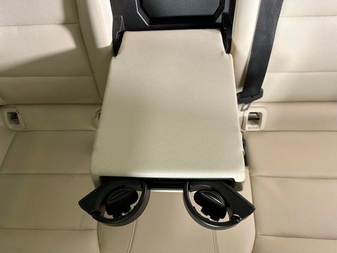 Used 2019 Mercedes-Benz GLA 250 4MATIC w/ Premium Package image 28