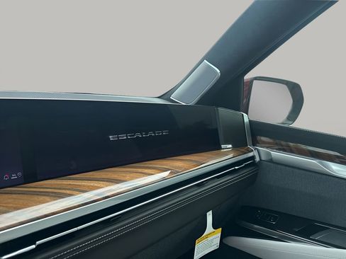 New 2026 Cadillac Escalade ESV Platinum Luxury w/ LPO, Floor Liner Package AWD/4WD image 44