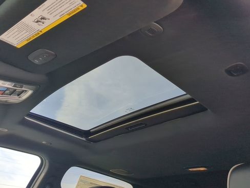 New 2026 RAM 2500 Laramie AWD/4WD image 18