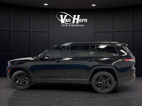 Used 2024 Jeep Grand Cherokee L Limited w/ Black Appearance Package AWD/4WD image 4