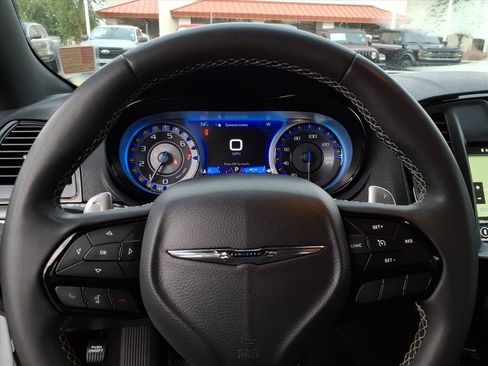 Used 2023 Chrysler 300 S image 19