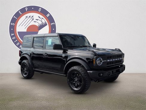New 2025 Ford Bronco Big Bend w/ Black Diamond Package image 2