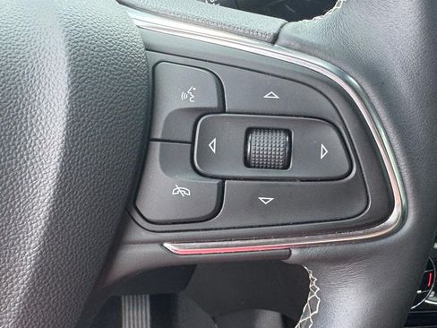 Used 2023 Buick Encore GX Essence w/ Experience Buick Package FWD image 22