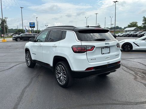 Used 2022 Jeep Compass Limited w/ Elite Group AWD/4WD image 3