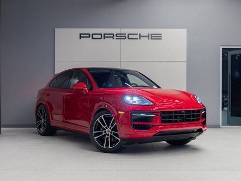 Certified 2026 Porsche Cayenne Coupe AWD/4WD image 9