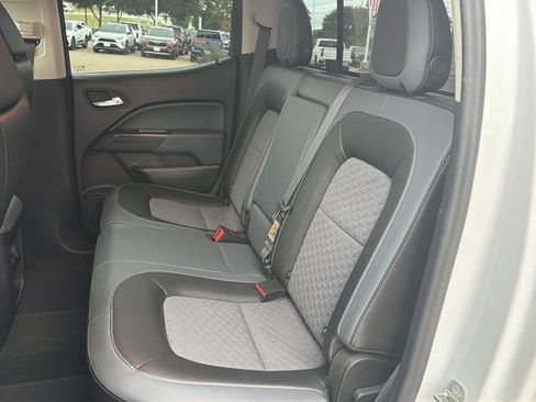 Used 2017 Chevrolet Colorado Z71 AWD/4WD image 12