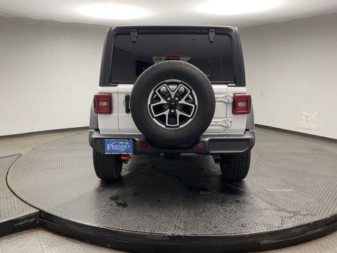 Used 2025 Jeep Wrangler Unlimited Rubicon AWD/4WD image 6